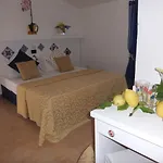 Oasi Madre Della Pace Couette-café 4*