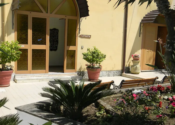 Oasi Madre Della Pace 4* Сорренто