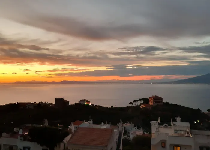 Oasi Madre Della Pace 4* Сорренто