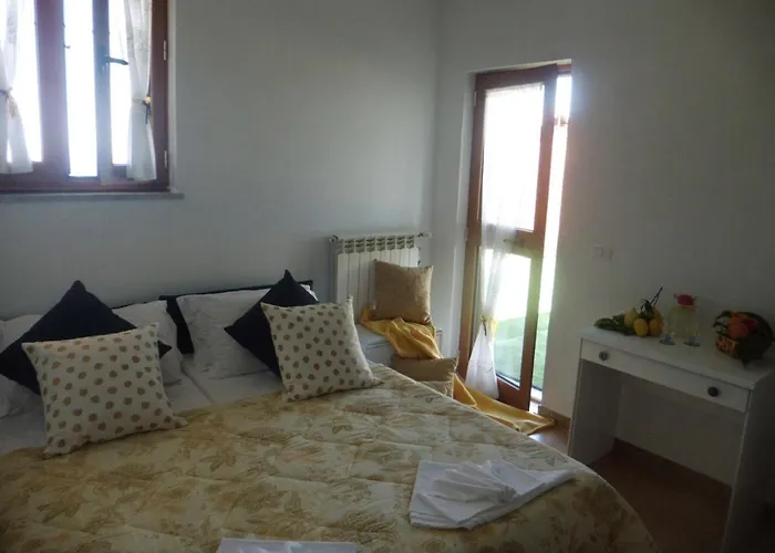 Oasi Madre Della Pace Сорренто