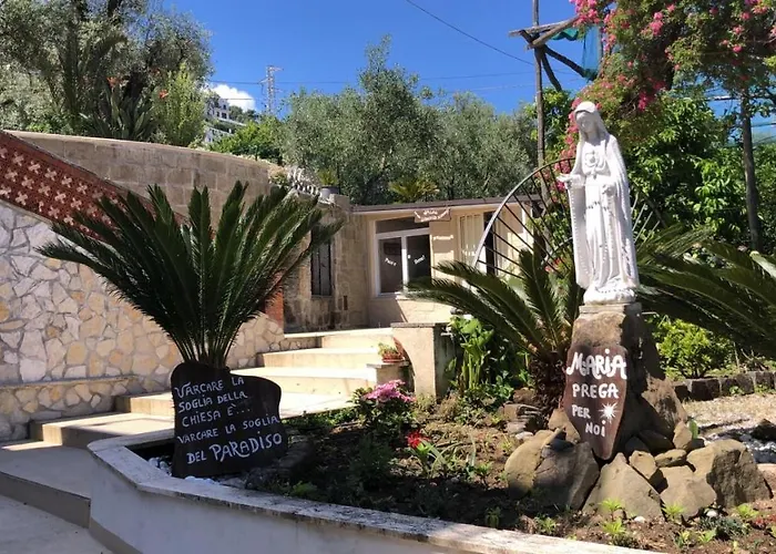 Oasi Madre Della Pace Bed & Breakfast 4*